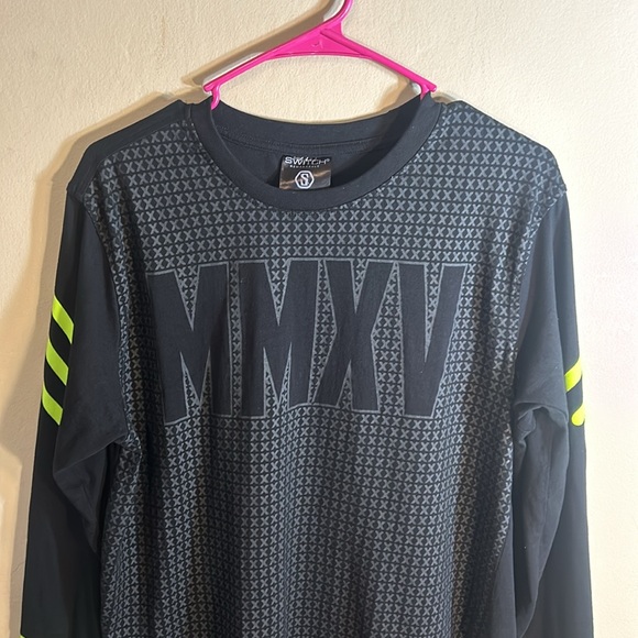 Switch Remarkable Men’s Athletic Long Sleeve Shirt Size Large - Picture 2 of 10